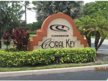 Luxury apartment complex for rent in Margate, United States