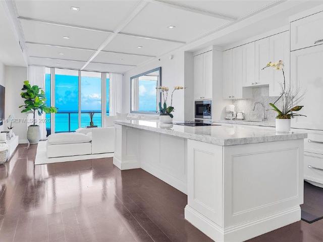 Luxury apartment complex for rent in Miami Beach, United States