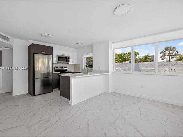 Luxury apartment complex for rent in Miami Beach, United States