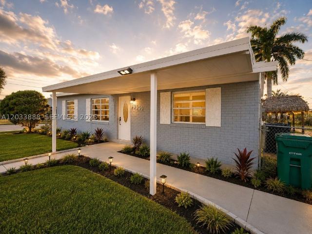 Luxury apartment complex for rent in Miami Gardens, United States