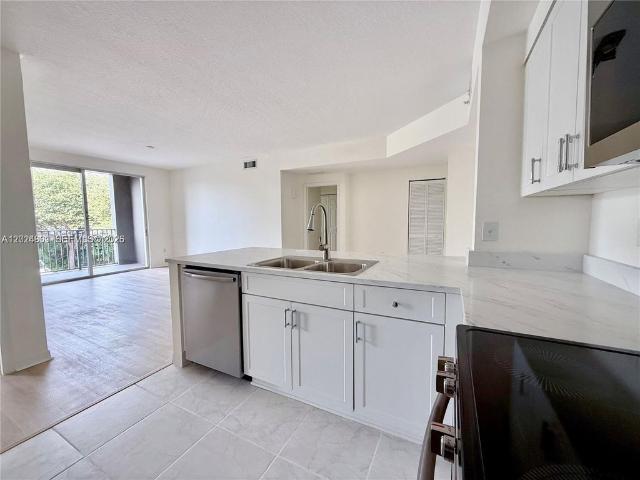 Luxury apartment complex for rent in Miami, Florida