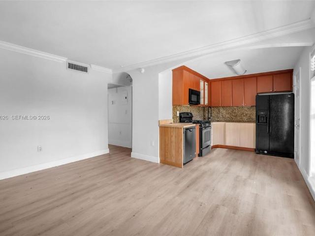 Luxury apartment complex for rent in Miami, Florida