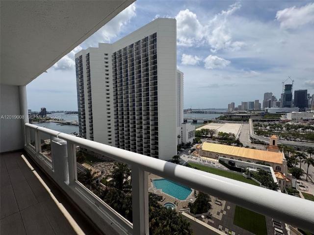Luxury apartment complex for rent in Miami, Florida