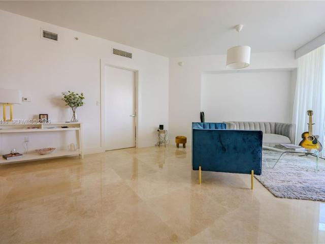Luxury apartment complex for rent in Miami, Florida