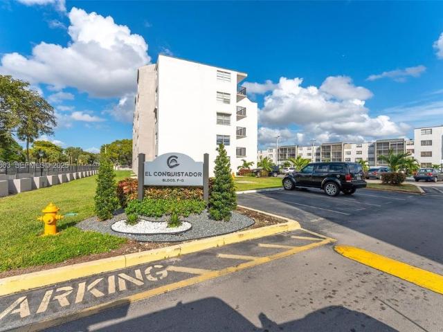 Luxury apartment complex for rent in Miami, Florida