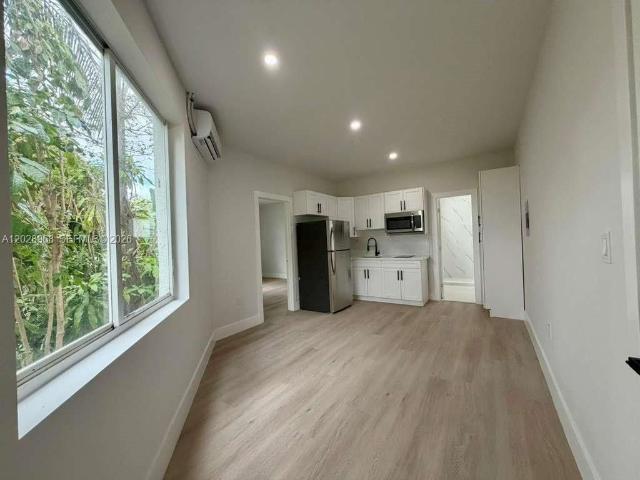 Luxury apartment complex for rent in Miami, United States
