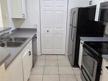 Luxury apartment complex for rent in North Lauderdale, United States
