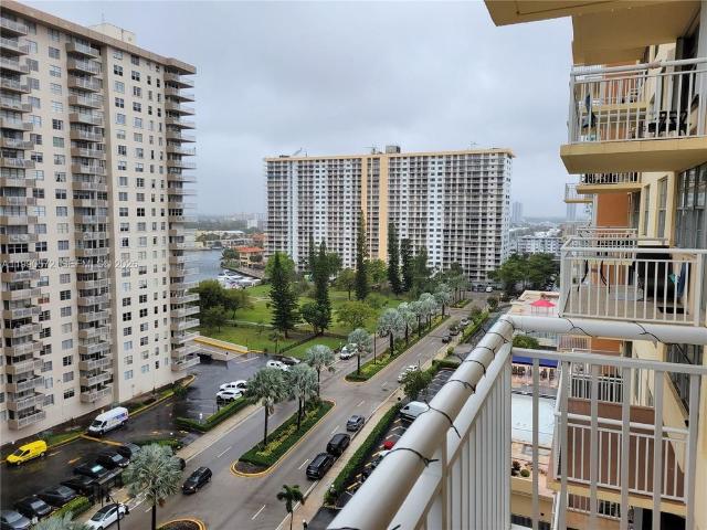 Luxury apartment complex for rent in Sunny Isles Beach, United States
