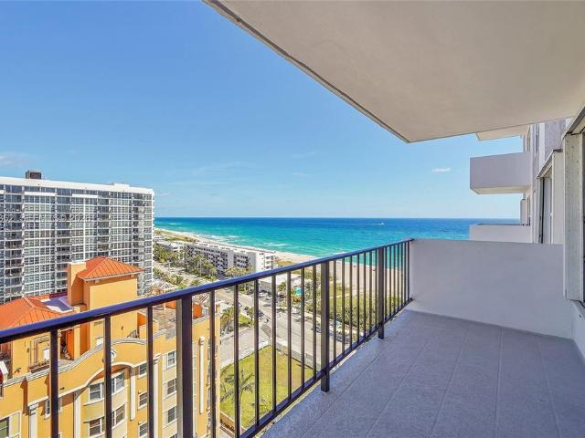 Luxury apartment complex for rent in Pompano Beach, United States