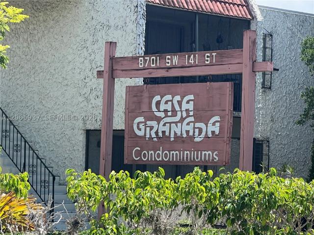 Luxury apartment complex for rent in Palmetto Bay, Florida