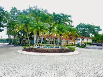 Luxury apartment complex for rent in Plantation, United States