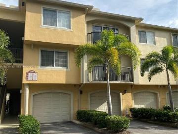 Luxury apartment complex for rent in Royal Palm Beach, United States
