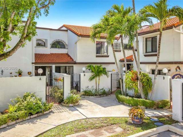 Luxury apartment complex for sale in Miami Terrace Mobile Home, United States