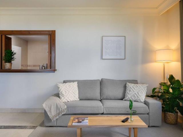 Luxury Apartment for rent in Benahavís, Spain