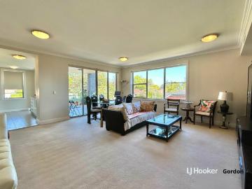 Luxury Apartment in Gordon's exclusive 'Treetops' complex