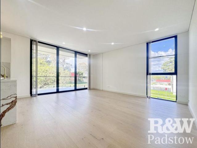 Luxury Apartment in Prime Location Light Filled & Secure
