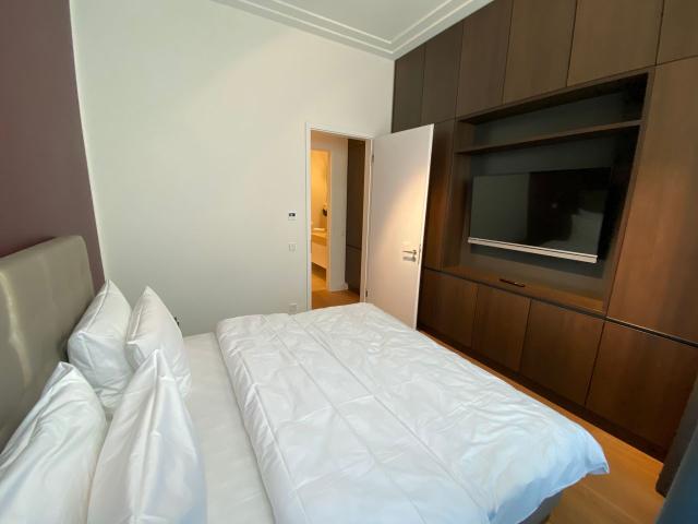 Luxury apartment in the middle of Düsseldorf city center, all inclusive!, Dusseldorf Amsterdam Apartments for Rent
