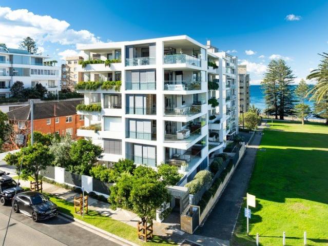 LUXURY APARTMENT LIVING WITH PARK & OCEAN VIEWS