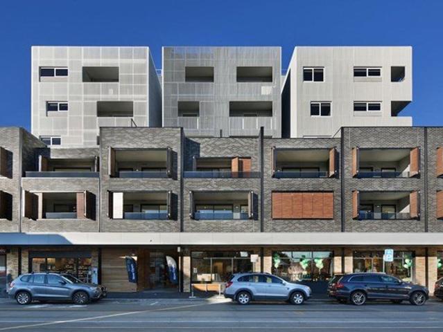 LUXURY APARTMENT LIVING IN BRUNSWICK!