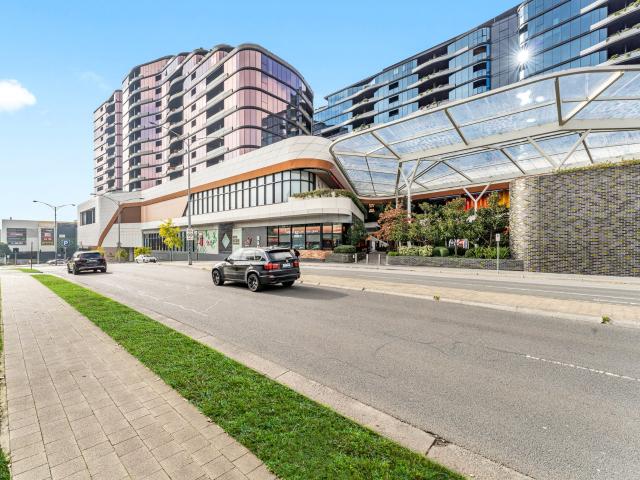 Luxury Apartment Living in Prime Glen Location