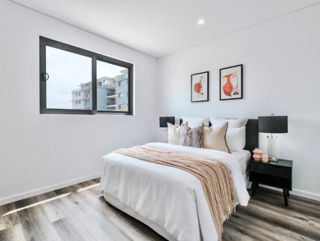 Luxury apartment! Ready To Move In! Walk To All Amenities