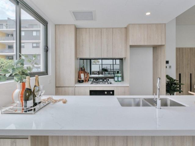 Luxury Apartment ! Walk To All Amenities!