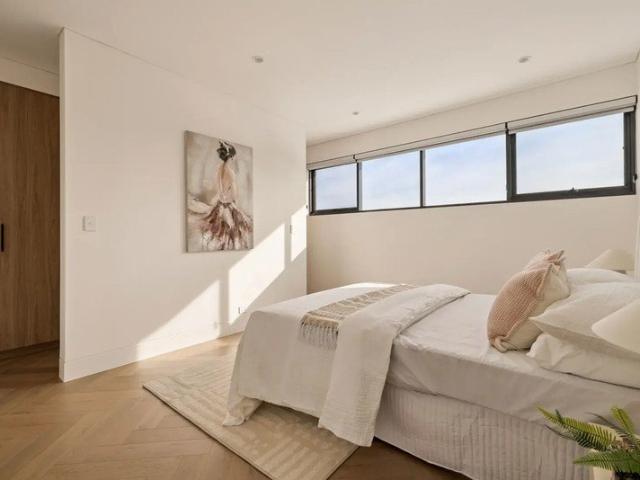 Luxury Apartment ! Walk To All Amenities