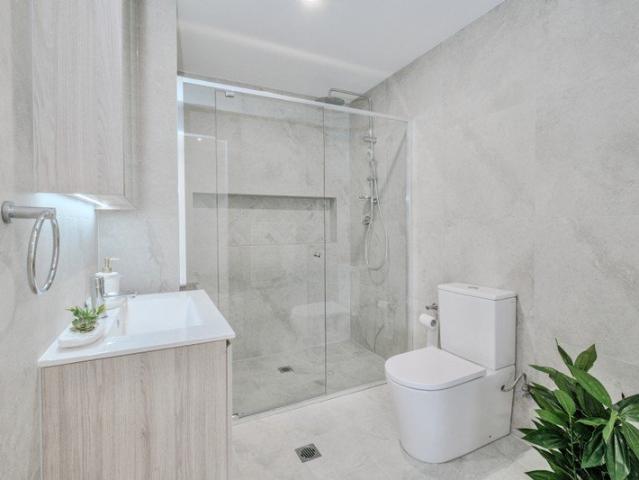 Luxury Apartment ! Walk To All Amenities!