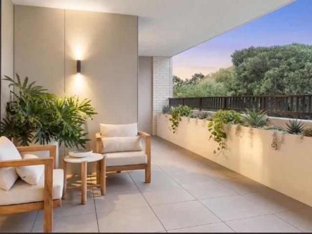 Luxury Apartment ! Walk To All Amenities. Ready To Move Soon!