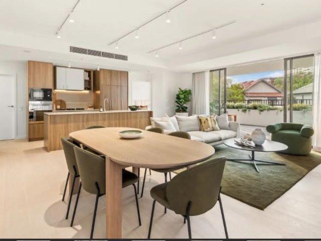 Luxury Apartment ! Walk To All Amenities. Ready To Move Soon!
