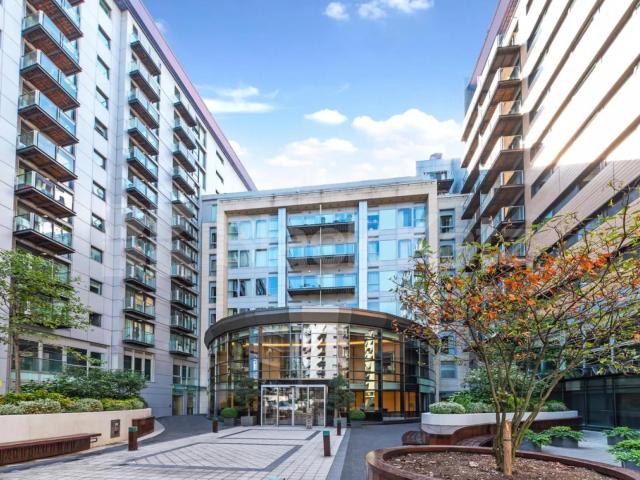 Luxury apartment with 24hr Concierge & Inclusive of Water Rates