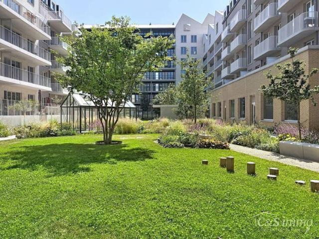 Luxury apartment with a terrace overlooking the marina
