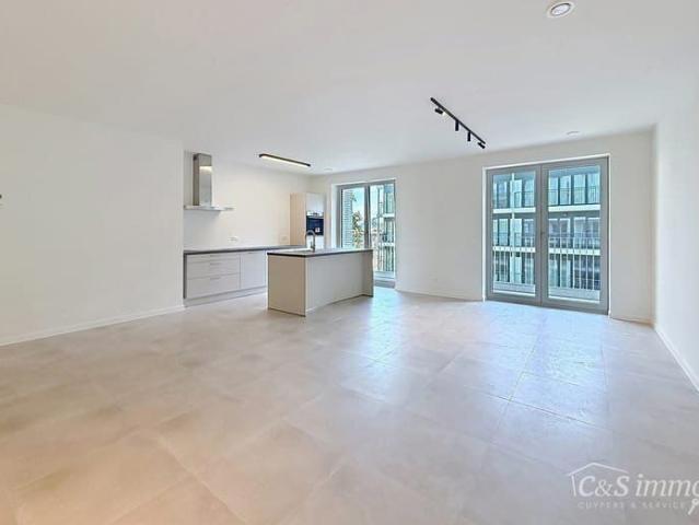 Luxury apartment with a terrace overlooking the marina