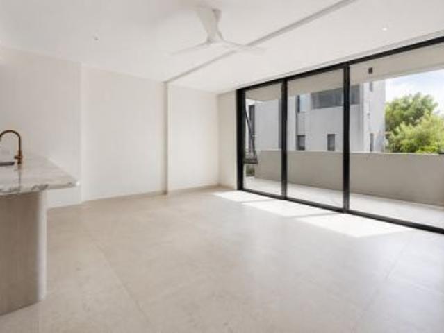 Luxury Apartment with Expansive Entertainer's Terrace