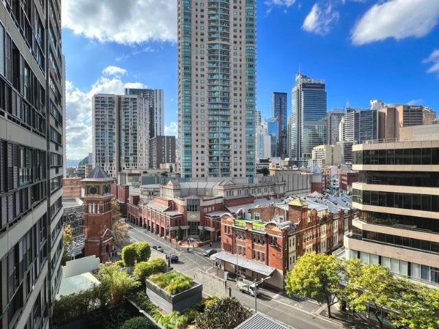 Luxury Apartment With Full Furniture and All Bills!