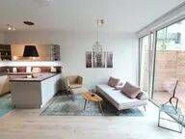 Luxury Apartment with large 16sqm private Terrace in the Heart of Berlin