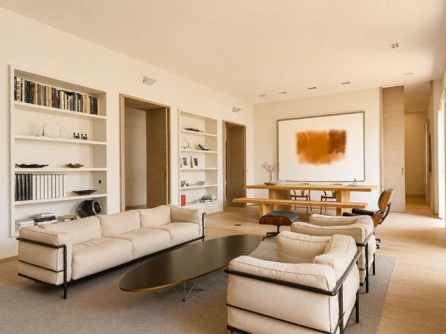 Luxury Apartment with Lugano Lake View in Period Building for Rent