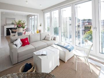 LUXURY APARTMENT WITH SEA VIEW AND TERRACE