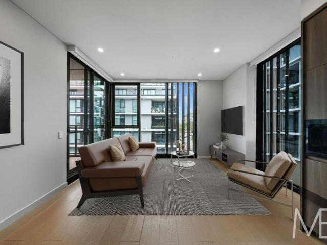Luxury Apartment with Study in Chateau Residence
