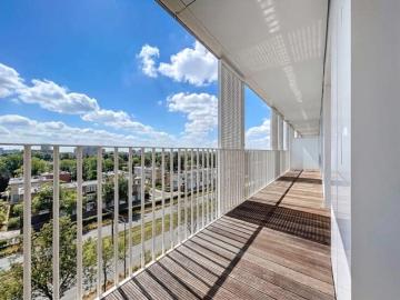 Luxury apartment with terrace, 2 beds, parking & cellar