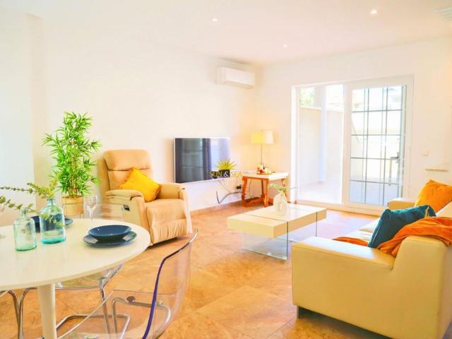 LUXURY APARTMENT, 2 BEDROOMS AND 1 BATHROOM