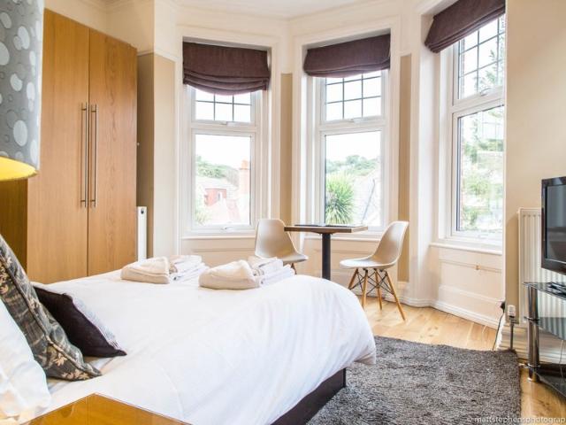 Luxury Apartments Moments from the Beach