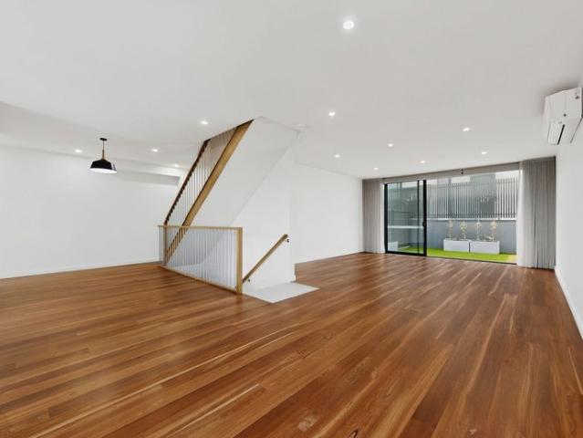 Brand New Street Front Townhouse with 3.5 Bathrooms, Private Driveway & 3 Car Parking
