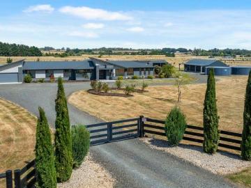 Luxury Architectural Living on 16 Acres A Refined Country Retreat Moments from Kyneton