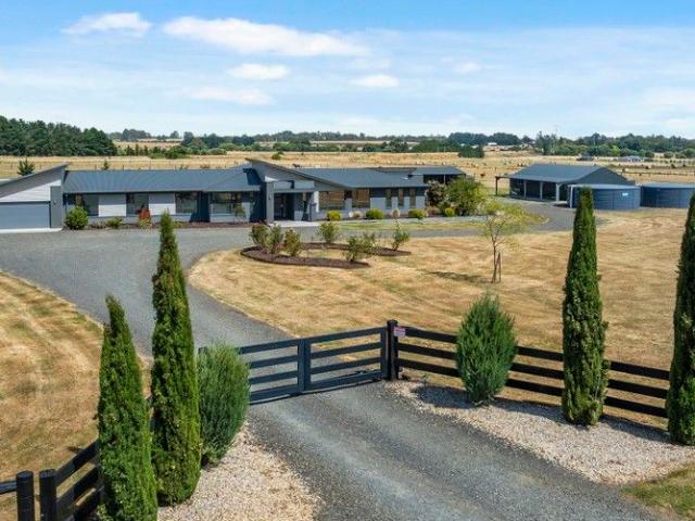 Luxury Architectural Living on 16 Acres A Refined Country Retreat Moments from Kyneton