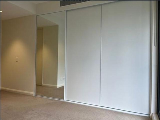 Luxury Boutique Apartment. 2 Minute Walk To Station