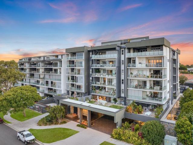 Luxury Bayside Living in Prestigious Toondah Outlook