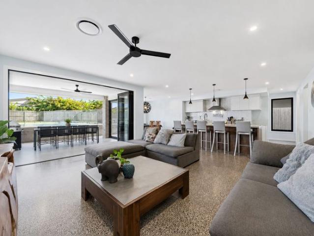 Luxury Bayside Living on the Redland Bay Esplanade