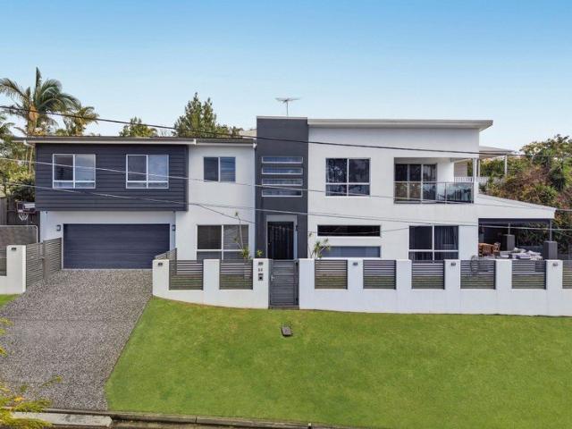 Luxury Balmoral Residence | Resort Style Family Living | 290m² | 6 Bedroom