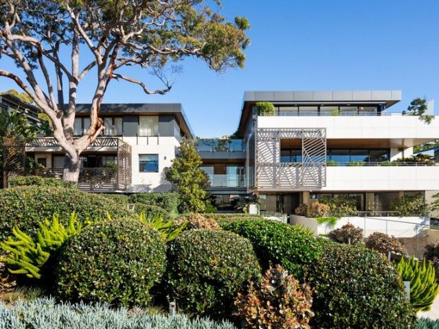 Luxury Beachside Living with Balmoral Views